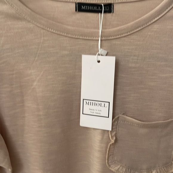 NWT MIHOLL Top/ knit with ruffles - Picture 3 of 10